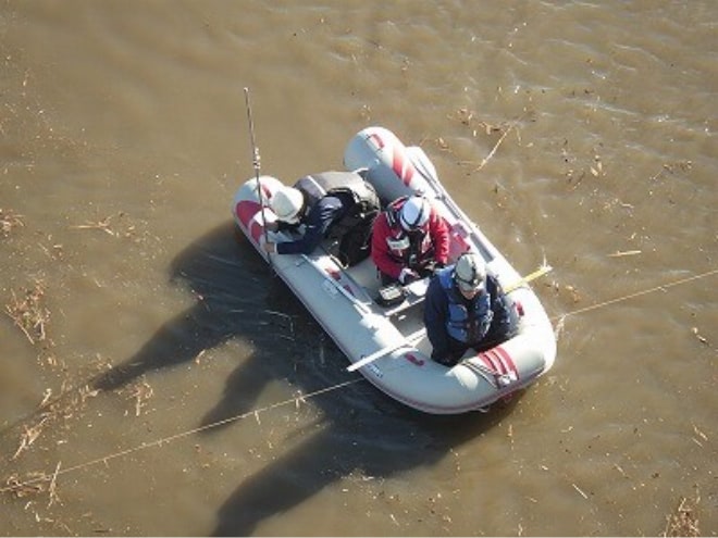 ゴムボート使用時の低水観測